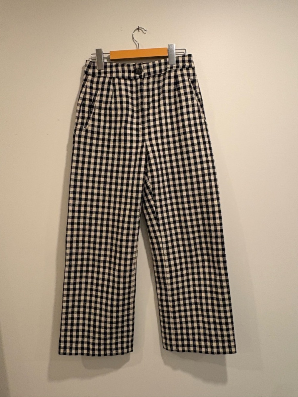 SEZANE MARTIN CROP TROUSERS
Black and Ecru Gingham 36 - Picture 4 of 13